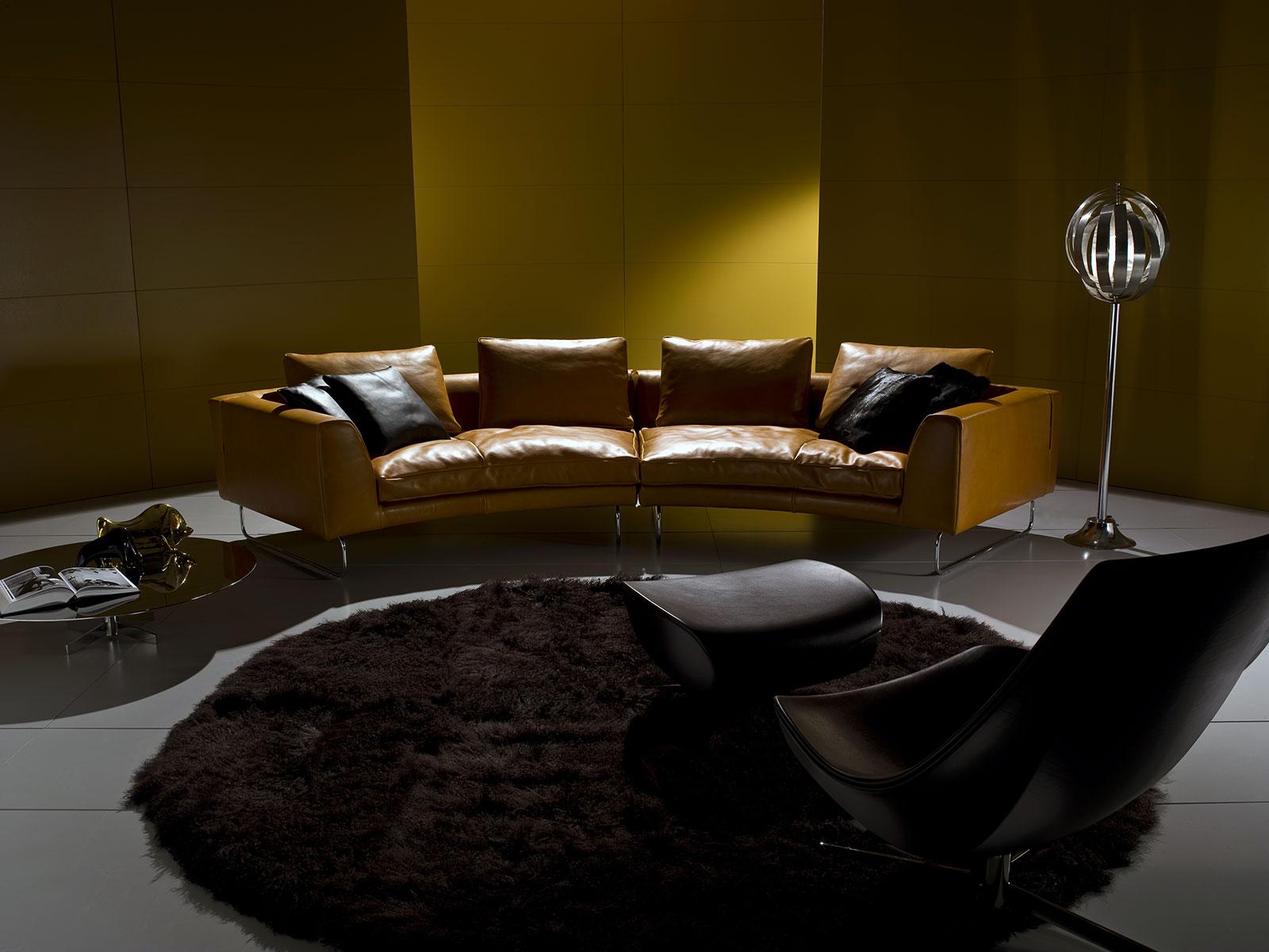 Add-Look Round is a luxury leather sofa. As a perfect fusion of artisanship and modern aesthetics, this round leather sofa combines with every contemporary decor.