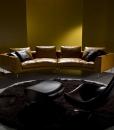 Mauro Lipparini ha creato un divano rotondo di grandi dimensioni. Rivestimento in pelle di alta qualità per un arredamento lussuoso ed esclusivo.