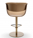 Sgabello in pelle, girevole, regolabile in altezza. Struttura in acciaio, seduta e schienale in cuoio e pelle. Design Noé Duchaufour Lawrance. Made in Italy