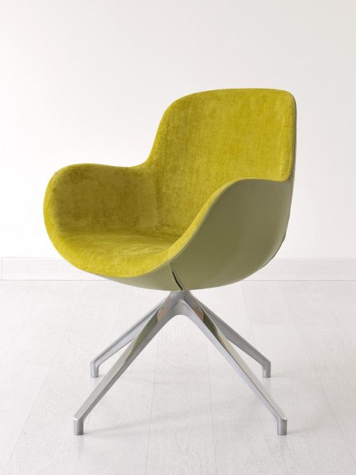 Fauteuil tournant revêtu en velour et cuir véritable. Design Edi & Paolo Ciani. Base en métal avec 4 pieds. Vente en ligne. Livraisone à domicile offerte.