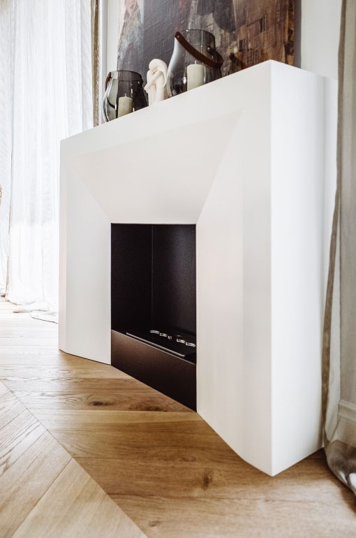 Design by Matteo Italia. Freestanding or recessed bioethanol fireplace made in Italy. Modern reinterpretation of Lewis XVI style fireplaces. Free delivery.