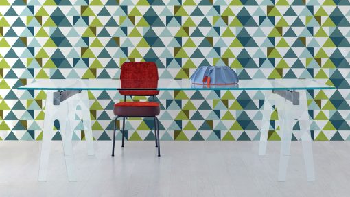 Gian Paolo Venier a dessiné une luxueuse table rectangulaire avec pieds et plan en verre extra clair et structure en aluminium. Livraison gratuite.