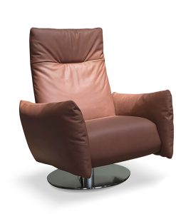 Poltrona relax girevole e motorizzata in pelle. Vendita di arredamento d'interni di lusso made in Italy con consegna gratuita. Design di Stefano Conficconi.