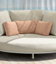 Achetez en ligne les meilleurs meubles de jardin de haute qualité. Le lit à baldaquin de jardin rond Corallo est luxueux et exclusif. Livraison à domicile.