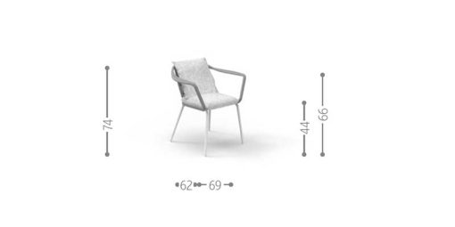 Toute la collection Cross (fauteuil, chaise et table, canapé, table basse) est dessinée par L+R Palomba. Meubles de jardin de haute qualité. Livraison.