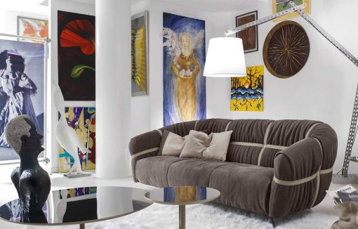 Design di Giuseppe Viganò. Il divano lineare in pelle Crossover fa parte di una intera lussuosa collezione di articoli artigianali realizzati in Italia.