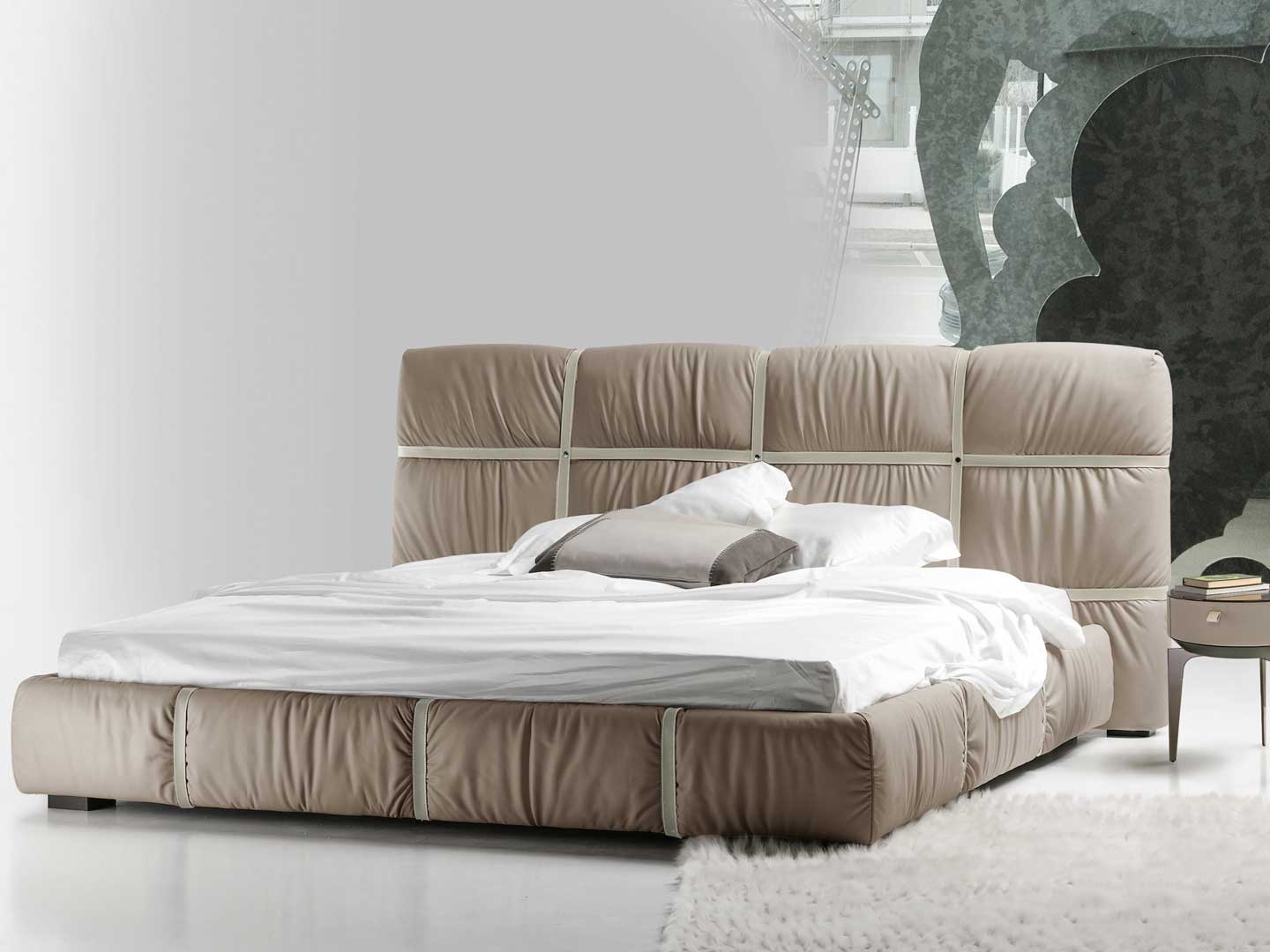 relais impliceren herberg Crossover leather bed with belts - IDD