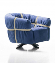 Fauteuil très original en cuir bleu avec sangles signé Giuseppe viganò. Vente en ligne de fauteuils design hauts de gamme made in italy avec livraison gratuite.