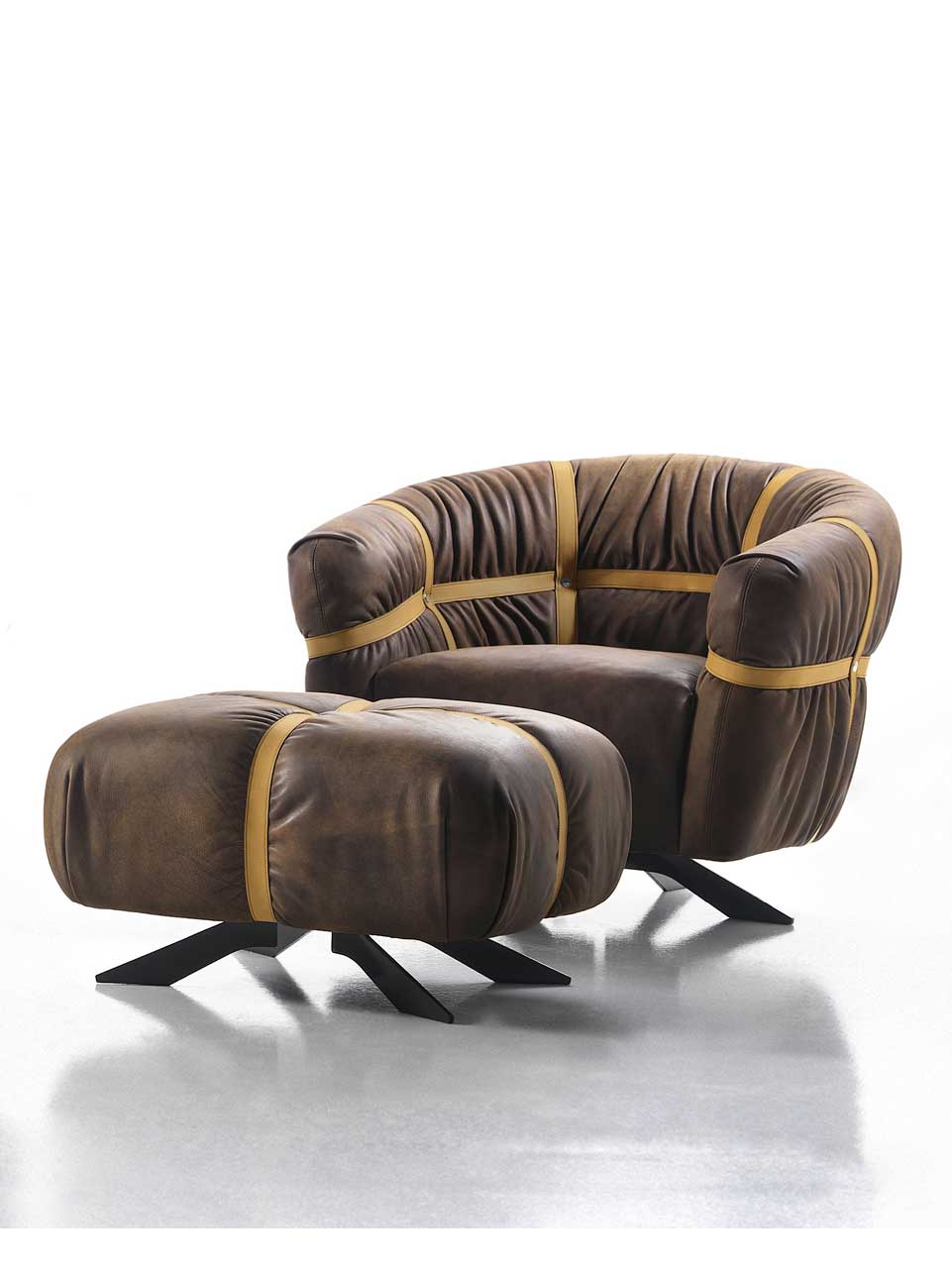 Fauteuil design et original en cuir marron signé Giuseppe Viganò. Vente en ligne de fauteuils hauts de gamme made in italy avec livraison gratuite.