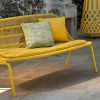 Alluminio e corde intrecciate, colore giallo e design di Ludovica e Roberto Palomba. Un divanetto love seat lussuoso. Vendita online e consegna a domicilio.
