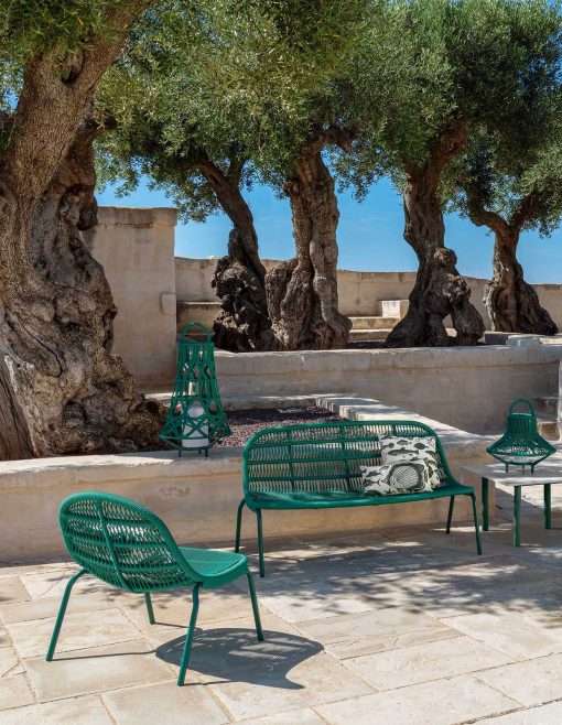 Un love seat da giardino originale e lussuoso. L'intera collezione outdoor Cuba è concepita da Ludovica + Roberto Palomba. Vendita online, consegna gratuita
