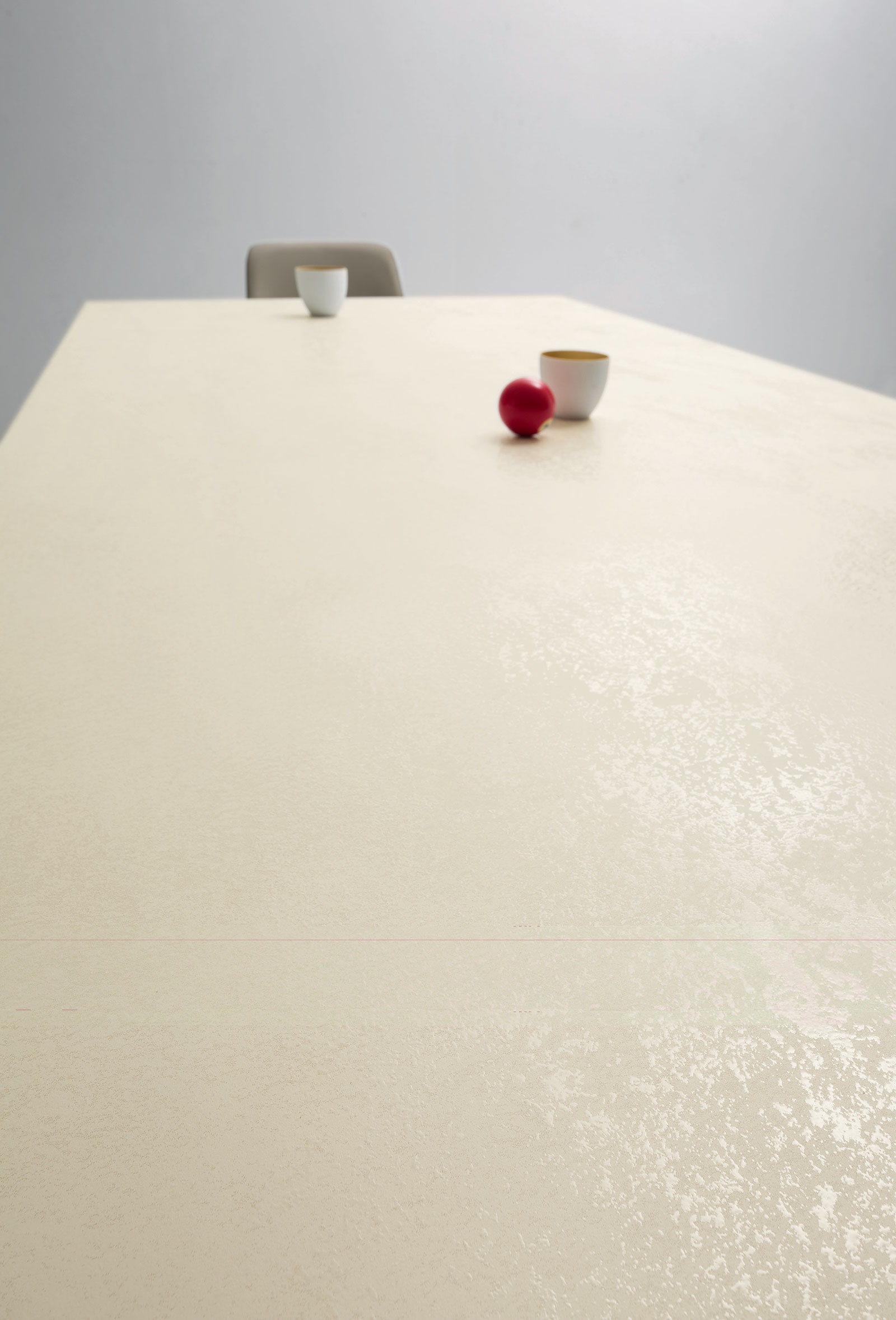 Tavolo allungabile in ceramica e legno. Piano da 200 a 300 cm. Ampia personalizzazione. Arreda il tuo soggiorno con mobili di alta qualità e made in Italy.