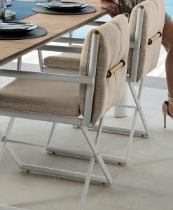 Chaise pliante d'extérieur en aluminium et teak. Chaise de régiste pour jardin et terrace. Achetez en ligne nos meubles de jardin haut de gamme.