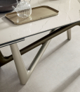 Design d'Andrea Lucatello pour une table extensible en céramique d'exception. 100% made in Italy et haut de gamme, personnalisable et livrée chez vous.