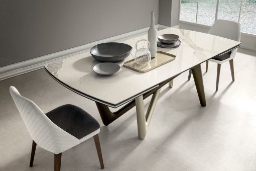 Design d'Andrea Lucatello pour une table extensible en céramique d'exception. 100% made in Italy et haut de gamme, personnalisable et livrée chez vous.