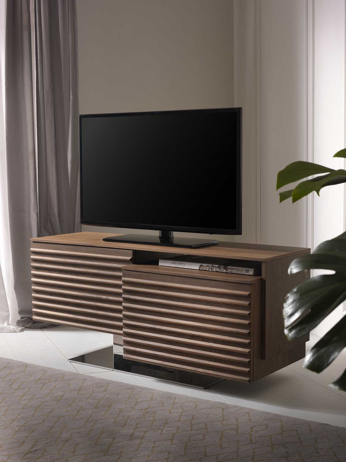 Porte-tv en bois tournant. Achetez nos meubles hauts de gamme realisés artisanalement en italie. Découvrez notre boutique en ligne de meubles design.