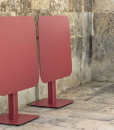 Shop online for the best high-quality outdoor furniture. The luxurious Fabric red folding garden table has a squared 80x80 top. Home delivery.