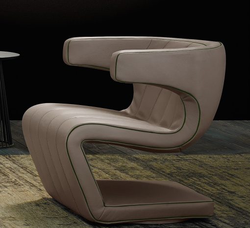 Design by Giuseppe Viganò. Dean is a luxurious leather swivel armchair with endless possible customizations. Shop online. Free home delivery.