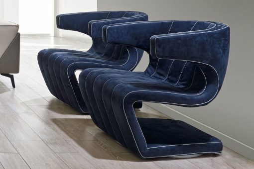 Giuseppe Viganò a dessiné Dean, fauteuil tournant en nabuk, comme une oeuvre d'art. Plusieurs coloris de cuir de haute qualité disponibles. Livraison à domicile.