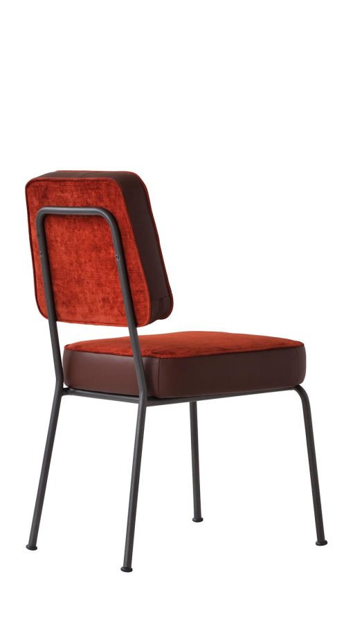 Metal structure. Soft seat and backrest are covered with velvet and soft leather available in several colours. Vintage and classic style padded chair.