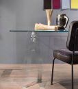 Metal structure. Soft seat and backrest are covered with a technical fabric available in several colours. Vintage and classic style padded chair.