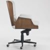 Le fauteuil tournant en cuir Garbo, inspiré du très connu modèle bergère, réinterprète l’élégance avec une touche moderne. Achat en ligne fauteuil pivotant en cuir.