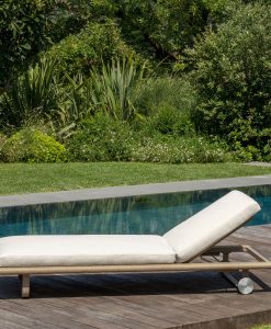 Beautiful and luxurious sunbed designed by Ludovica and Roberto Palomba. Padded straps and soft removable cushions. Online Shop, free home delivery.