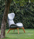 Indulge in the elegance worthy of an indoor piece with the Harp lounge armchair. Teak base and tubular structure with ropes. Padded cushions. Free delivery.