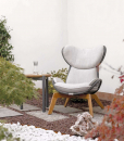 Indulge in the elegance worthy of an indoor piece with the Harp lounge armchair. Teak base and tubular structure with ropes. Padded cushions. Free delivery.