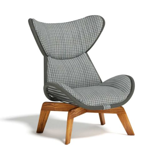 Indulge in the elegance worthy of an indoor piece with the Harp lounge armchair. Teak base and tubular structure with ropes. Padded cushions. Free delivery.