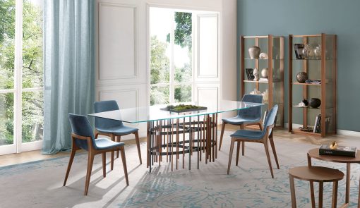 Chaise rembourrée design made in italy en bois massif. Vente ne ligne de chaises et meubles haut de gamme avec livraison gratuite.