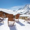 An extraordinary outdoor deckchair, perfect for the most luxurious mountain chalets. Steel, cashmere and suede leather. Tilt-adjustable. Free shipping.