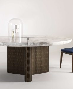 Exceptional characteristics, a majestic high-end furniture object made in Italy with the best materials. This round marble table is in free delivery.