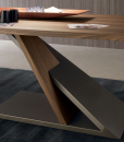 Java est une table rectangulaire en bois haut de gamme réalisée en Italie. Cette table de salle à manger en bois combine élégance, modernité et design.