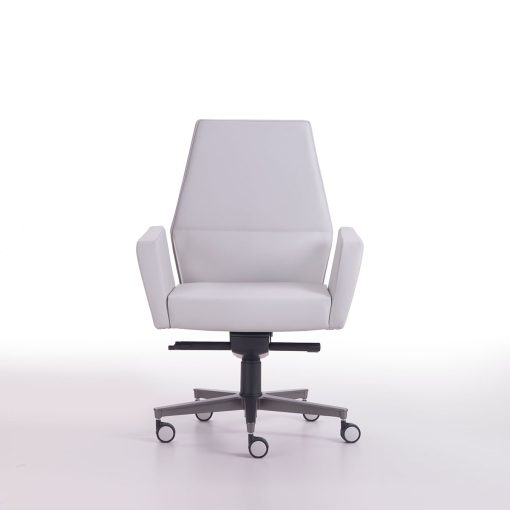 Matteo Nunziati's Kefa conference armchair in white leather will furnish the most prestigious offices with its modern and luxurious style. Free delivery.