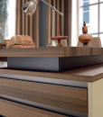 Warm materials and colours. Luxurious saddle leather and eucalyptus essence are used by Matteo Nunziati to create Kefa executive desk. Free delivery.