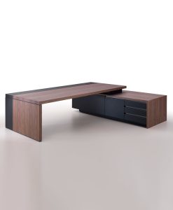 Kefa is an executive desk in walnut and black leather designed by Matteo Nunziati and made in Italy in a big size. Elegant and luxurious. Free delivery.