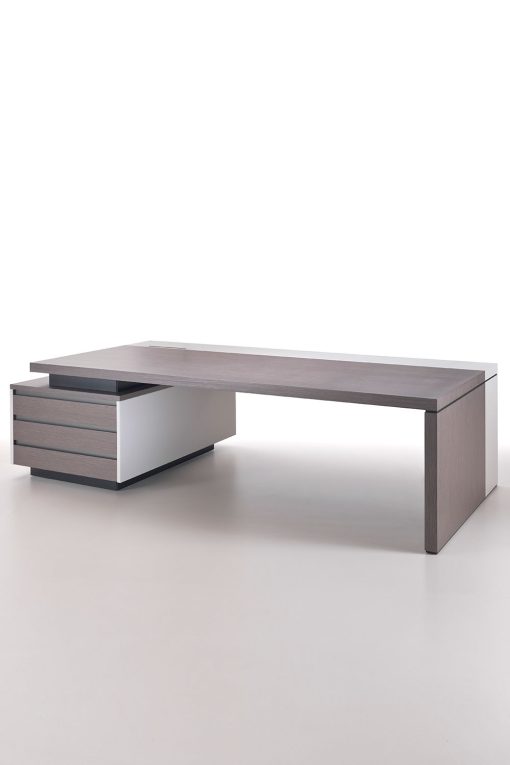 Bureau directionnel en chêne clair et cuir beige avec meuble tiroirs. Vente en ligne de meubles de bureau haut de gamme made in italy. Livraison gratuite.