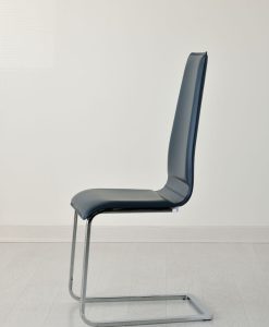 Chaise et chaises de bureau design revêtues en cuir avec structure traineau. Cantilever made in italy. Vente en ligne dans de nombreux coloris.