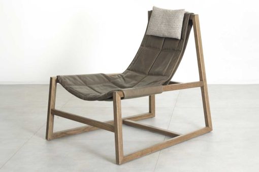 Fauteuil relax en bois massif et cuir. Vente en ligne de fauteuils et ameublement haut de gamme artisanaux made in italy avec livraison gratuite.