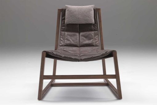 Fauteuil relax en bois massif et cuir. Vente en ligne de fauteuils et ameublement haut de gamme artisanaux made in italy avec livraison gratuite.