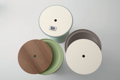 Table basse ronde en polyéthylène avec compartiment intérieur porte objets. Vente en ligne de meubles haut de gamme made in Italy. Livraison à domicile.