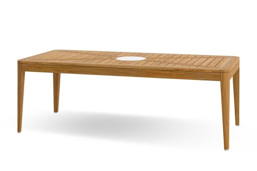 Parfaite pour un extérieur contemporain, la table d'extérieur en teck Luxury vous accompagnera lors de vos journées farniente dans le jardin. Découvrez le mobilier de jardin.