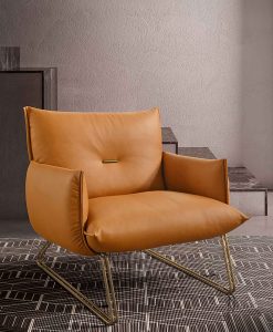 Margot Poltrona in Pelle Leather armchair Fauteuil en cuir