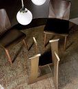 Tavolo da pranzo rotondo in cristallo. Scoprite i nostri tavoli design realizzati artigianalmente in italia. Design Umberto Asnago. Consegna a domicilio.