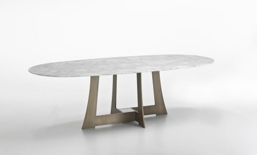 Table de repas ovale en marbre calacatta or signée Umberto Asnago. Vente en ligne de luxueuses tables design made in italy. Livraison gratuite.