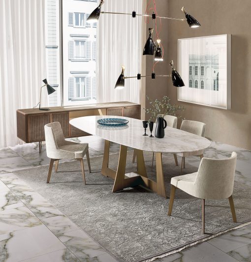 Table de repas ovale en marbre calacatta or signée Umberto Asnago. Vente en ligne de luxueuses tables design made in italy. Livraison gratuite.