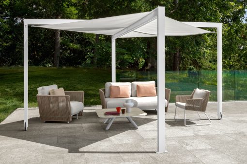 White gazebo with retractable solar shade sail. 2,8 x 2,8 m. LED profiles with remote control. Aluminium poles with anchoring plates and wheels. Free delivery