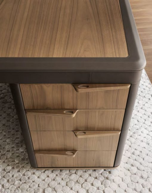 Bureau directionnel en cuir et bois. Vente en ligne de meubles de bureau design haut de gamme made in italy avec livraison gratuite.