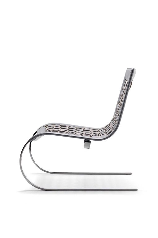 Design Giancarlo Vegni. Poltrona lounge in acciaio a trattamento galvanico e cuoio grigio. Base a slitta. Made in Italy, personalizzabile. Consegna gratuita